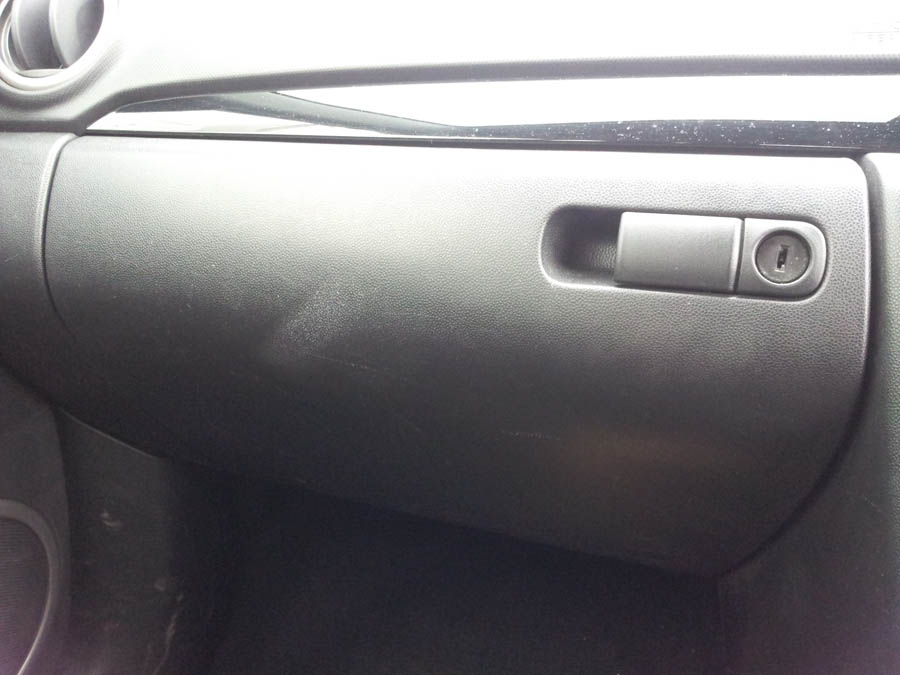 Mazda 3 Takara glove-compartment